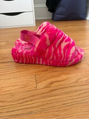 UGG womens Hot Pink and Light Pink Fluff Slide with Branded Heel Strap